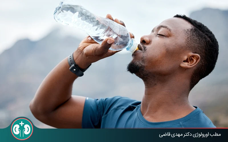 برای عفونت کلیه چه بخوریم؟ (بررسی علمی درمان‌ خانگی پیلونفریت)